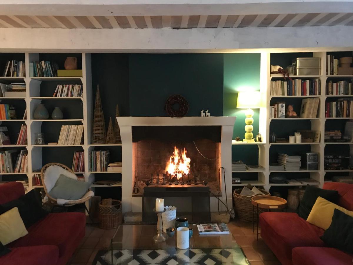 Bed and Breakfast Les Aiguieres En Provence Suze-la-Rousse Exterior foto