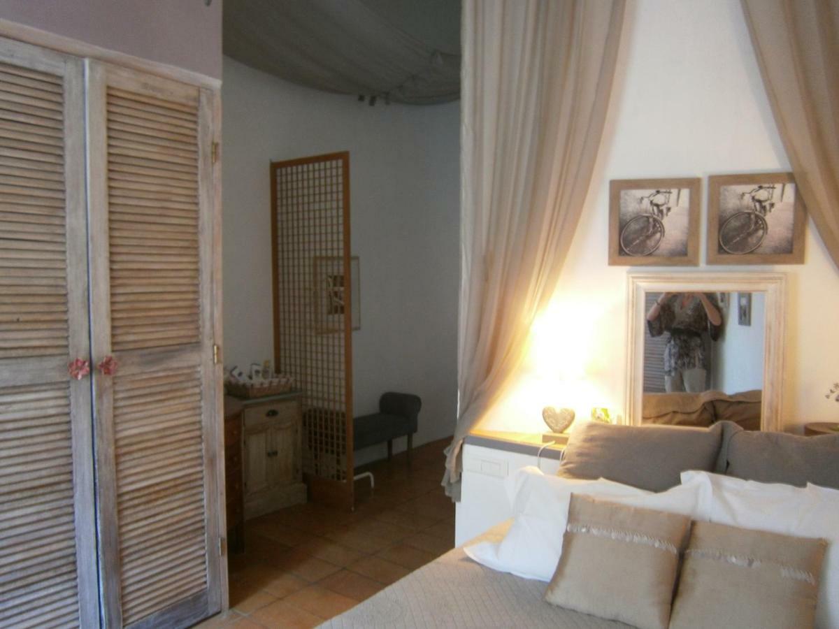 Bed and Breakfast Les Aiguieres En Provence Suze-la-Rousse Exterior foto